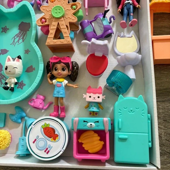 Gabby’s Dollhouse figures, furniture and accessories - Picture 3 of 9
